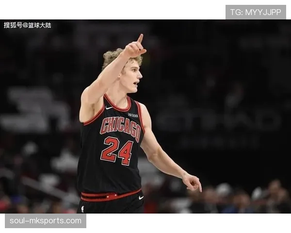 戴维斯最佳位置分析：状态回暖展现新潜力，场上表现值得期待