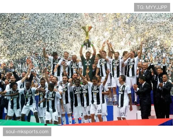 德国队第四度加冕世界杯冠军,荣光再现巩固足球强国地位 德国队第四度加冕世界杯冠军,荣光再现巩固足球强国地位